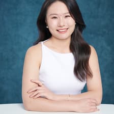 Profile picture for Helene Zheng