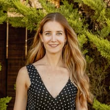 Profile picture for Julia @ SheSapiens