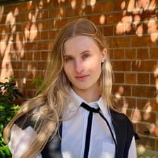 Profile picture for Anne Roellgen