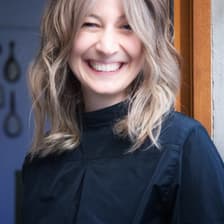 Profile picture for Alexandra Dumitrescu