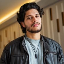 Profile picture for Alvaro Urdaneta