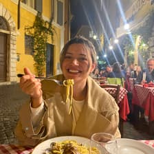 Profile picture for Rox Maria Cacenschi