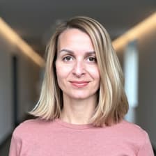 Profile picture for Pavlina Pavlova