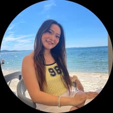 Profile picture for Holly Tang