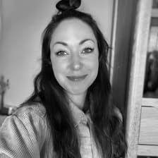 Profile picture for Nicola Earle