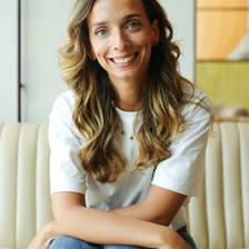 Profile picture for Beatriz Almeida