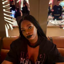 Profile picture for Amina in motion
