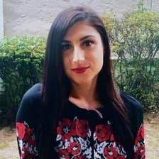 Profile picture for Larissa Bundziak