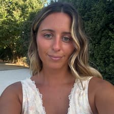 Profile picture for Beatriz