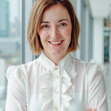 Profile picture for Holly Leonard