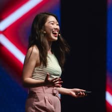 Profile picture for Delia Deng