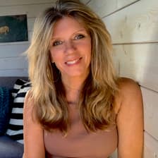 Profile picture for Lori Wallace
