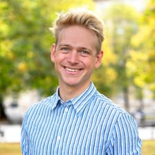 Profile picture for Oscar Gue