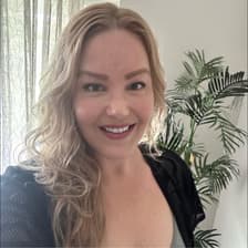 Profile picture for Courtney Wolfe