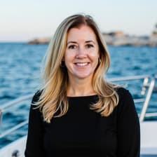 Profile picture for Carolyn Roth