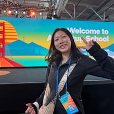 Profile picture for Julia Li
