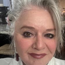 Profile picture for Suzanne Frank