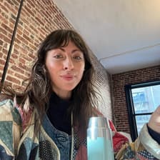 Profile picture for Zoey Weaver