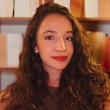 Profile picture for Caroline Gomes