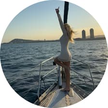 Profile picture for Val