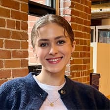 Profile picture for Victoria Mazilu