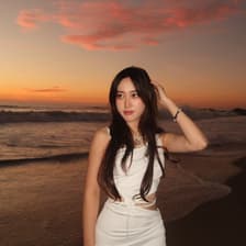 Profile picture for Elsa Cai