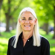 Profile picture for Meredith Thomas