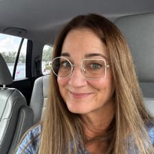 Profile picture for Lizzy Zinn