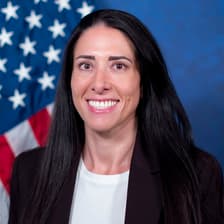 Profile picture for Lindsay Heil