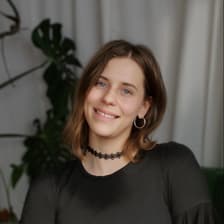 Profile picture for Yvonne Knap