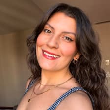 Profile picture for Mirella Oliveira