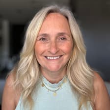 Profile picture for Sarah Bailey