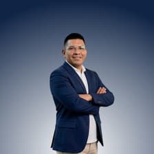 Profile picture for César Morales Oña