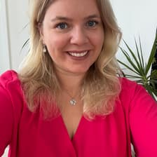 Profile picture for Julia S.
