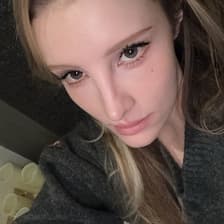 Profile picture for Eva