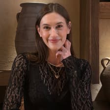 Profile picture for Julia Warnel-Hala
