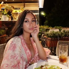 Profile picture for Abril Zucchi