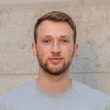 Profile picture for Ari Schlacht