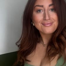 Profile picture for Scarlett Hanson
