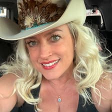 Profile picture for Beth Coffey