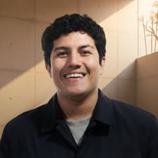 Profile picture for Luis Huayaney