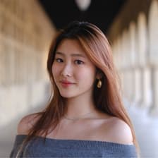 Profile picture for Zoe Zhou