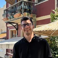 Profile picture for emre