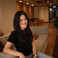 Profile picture for Vivienne Ng.