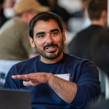Profile picture for Luis Manrique
