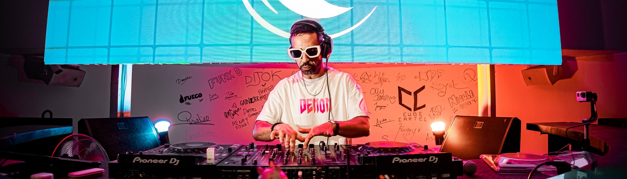 Cover Image for Calendar