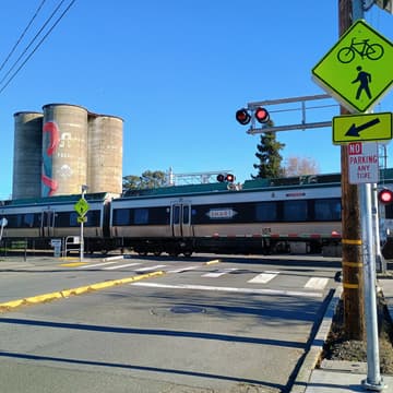 Cover Image for North Bay Climate & Clean Energy Gathering - Trains for Decarbonization