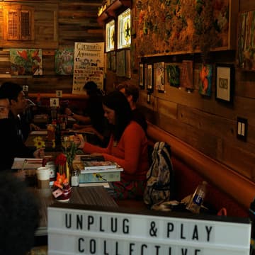 Cover Image for UP Collective - Phone Free Hang Out (The Commons, SF)