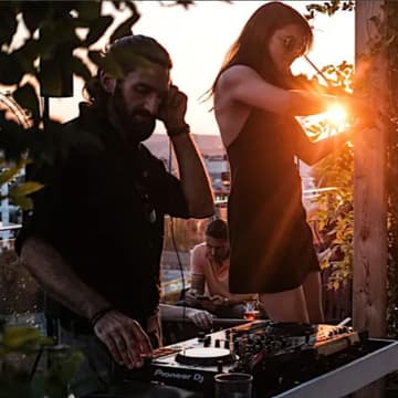 Cover Image for Rooftop Live Music: Electronic Sax & Violin with Good Vibes Club