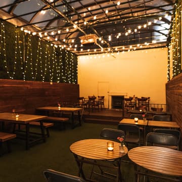 Cover Image for Holiday Book Exchange